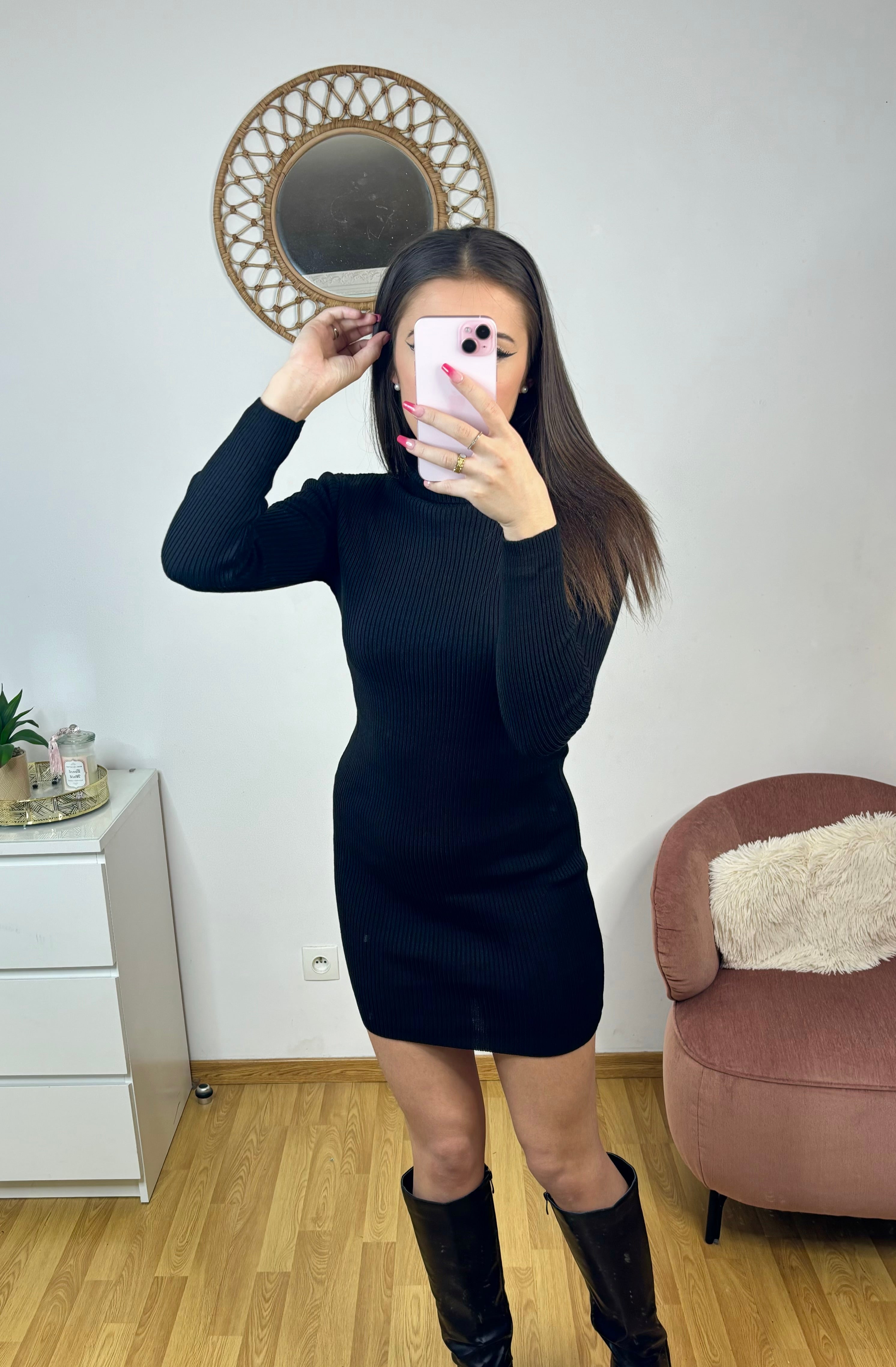 Robe pull col roulé noir “Josefa”