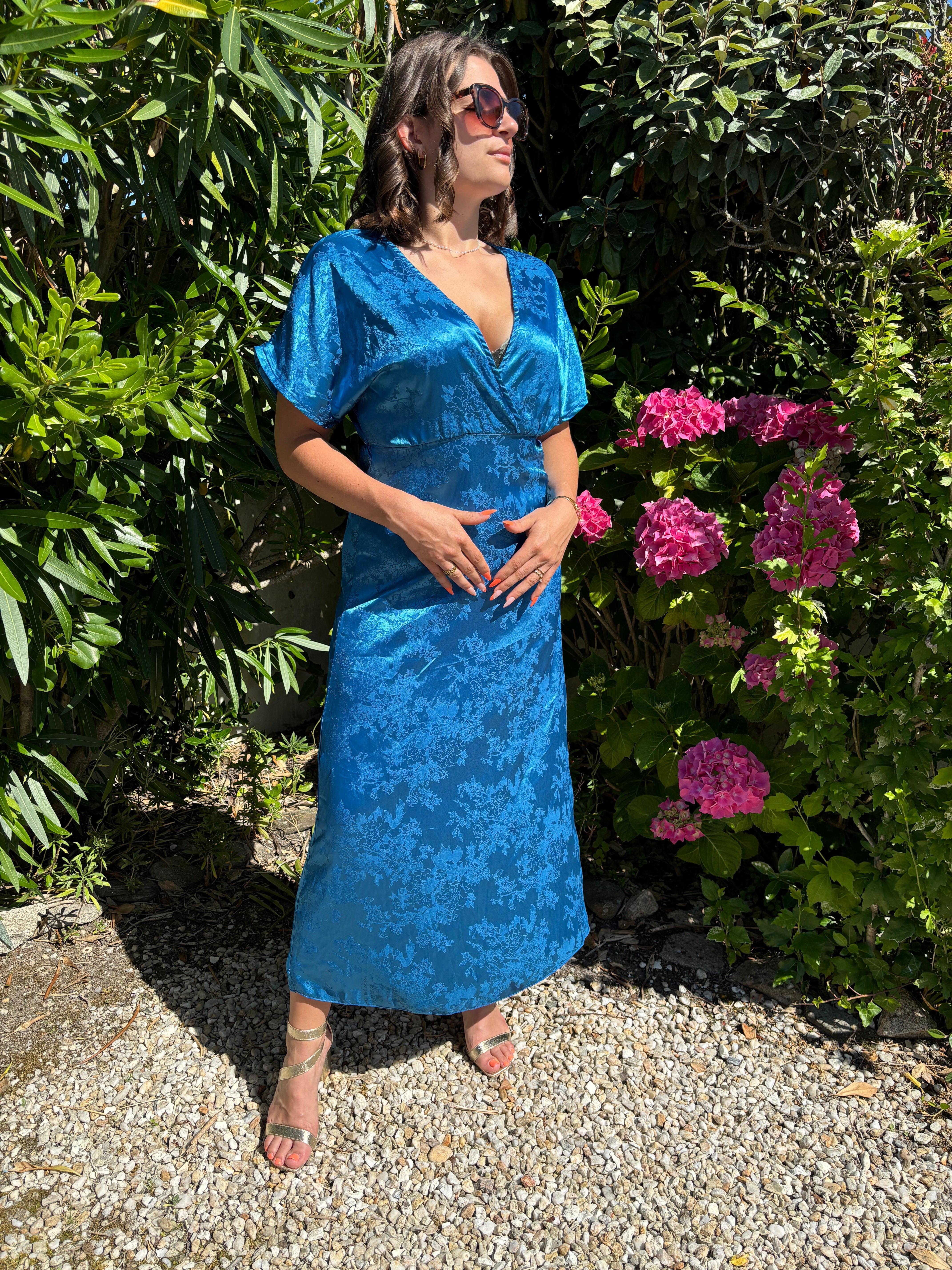 Robe longue satin à motif bleu roi « Maude »